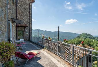 Le Corti has Balcony rooms