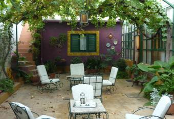 Hotel Mallorca allows 18 year olds to book a room