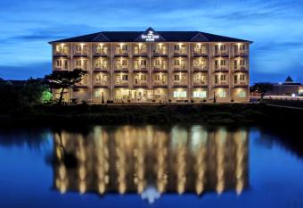 River Inn at Seaside allows 18 year olds to book a room