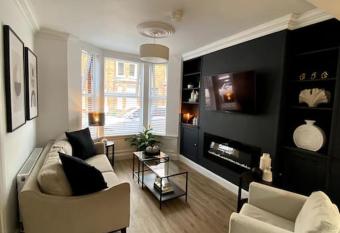 1908 the Gardens has Balcony rooms