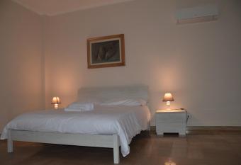 RESIDENZA LE TERRAZZE SASSARI CASA PISCHEDDA bY FANTASTIC SARDINIA allows 18 year olds to book a room
