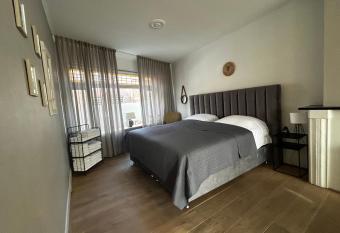 B&B In Kampen has Balcony rooms