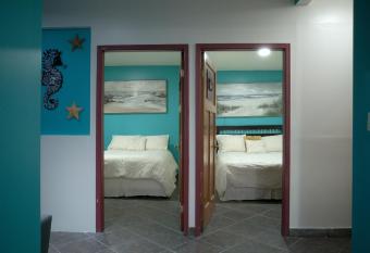 Rosarito Beach House has Balcony rooms