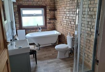 Debbyhome allows 18 year olds to book a room