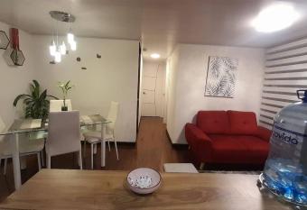 Apartamento moderno y acogedor allows 18 year olds to book a room
