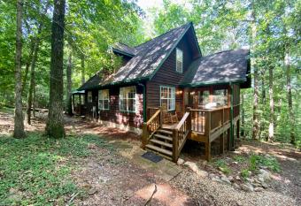 New Listing! Gold Dust Getaway - 3 Bed, Hot Tub has rooms with a private hot tub