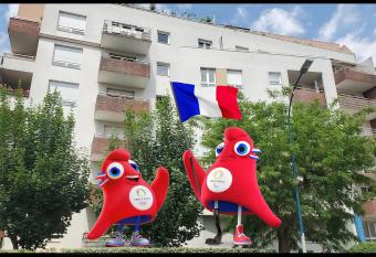 Modern quiet studio, Paris Olympics 2024 allows 18 year olds to book a room