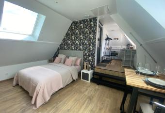 Appartement entre terre et mer    proximit   de Honfleur allows 18 year olds to book a room