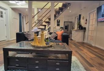 3 BRs and 1.5 Bath Room Home near Washington DC has Balcony rooms