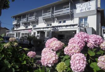 Hotel du Cap has Balcony rooms