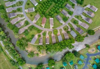 Timber Ridge Lodge Gatlinburg allows 18 year olds to book a room