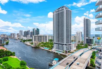 Water View Building With Pool - 5-Min Walk To The Beach has Balcony rooms