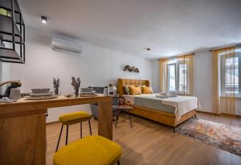 Apartments Portarata 1 allows 18 year olds to book a room