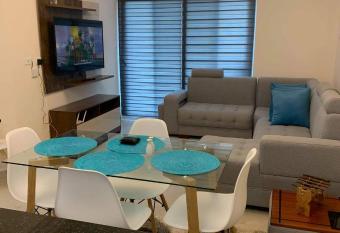 HERMOSO DEPARTAMENTO EN LA PLAYA has rooms with a private hot tub