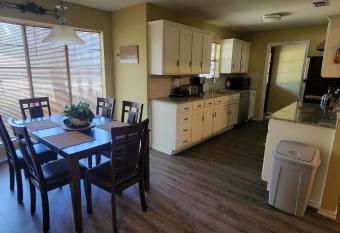 The Cozy Corner House at Haltom City Texas has Balcony rooms