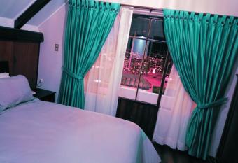 Flamenco Hospedaje has rooms with a private hot tub