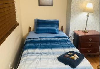 Room in Glendale Arizona House allows 18 year olds to book a room