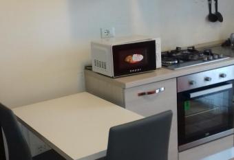 Monolocale Monticano allows 18 year olds to book a room