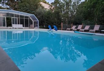 Appartement C  cile - avec piscine campagne - Eyragues allows 18 year olds to book a room