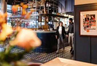 ibis Amsterdam Centre allows 18 year olds to book a room