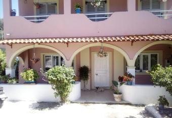 Spyro s House Chlomotiana has Balcony rooms