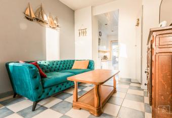 maison jardin terrasse has Balcony rooms