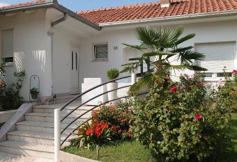 Apartments Tulipan - with free private parking has Balcony rooms
