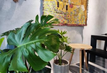 Ourhill B&B has Balcony rooms