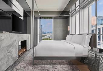 Kimpton Qiantan Shanghai, an IHG Hotel allows 18 year olds to book a room