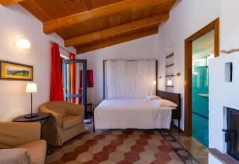 Tiny-House im Olivenhain - 1km zum Strand- Cilentissimo has Balcony rooms