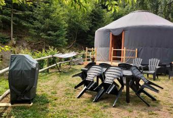 la Yourte des Bibis has Balcony rooms