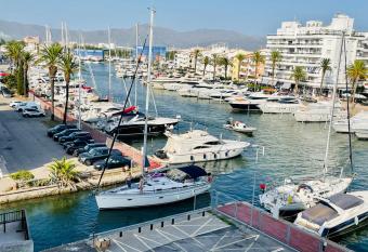 NAUTICA 4F allows 18 year olds to book a room