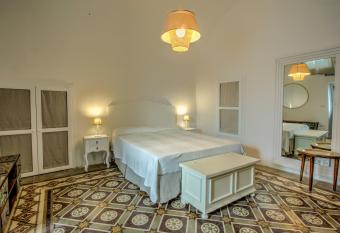 Cadorna Nove allows 18 year olds to book a room