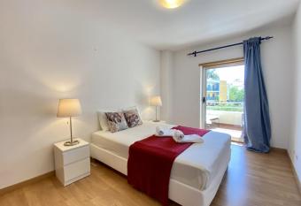 Portim  o Riverside by Homing allows 18 year olds to book a room