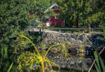 Koselig hytte langs elven has Balcony rooms