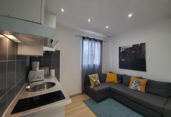 Havre de paix entre Paris et CDG has Balcony rooms