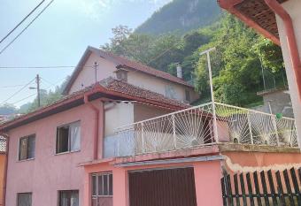 Oaza Mira has rooms with a private hot tub