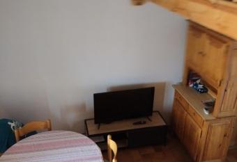 R  sidence Marina Soleil Bleu allows 18 year olds to book a room