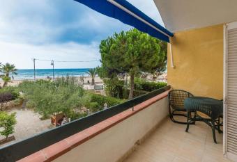 Calipso Tamarit has Balcony rooms