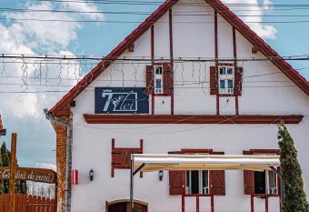 Pensiunea 7 Tei has Balcony rooms