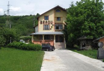 Pensiunea BRADU has Balcony rooms