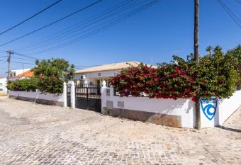 CarrapateiraExtreme Surf Villa allows 18 year olds to book a room