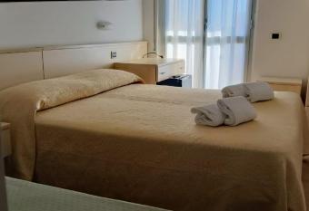 Hotel Holiday has Balcony rooms