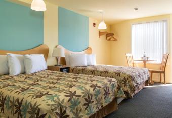 Shalimar Resort has rooms with a private hot tub