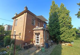 Soukrom   horn   patro, 3 lo  nice, koupelna, va  i  , balkon - P    zem   sd  len   s hostitelem, ko  kou a mal  m psem - cel   d  m po domluv   has Balcony rooms