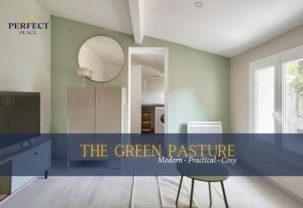 Le vert p  turage   Stade de France allows 18 year olds to book a room