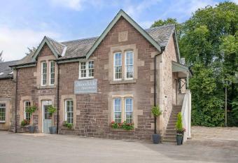 The Woodside Apartments allows 18 year olds to book a room