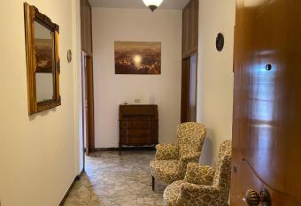 DodoHouse2 allows 18 year olds to book a room