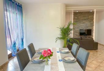 Assisi Aeroporto- LA CASA NEL PARCO [2-7 ospiti] has Balcony rooms