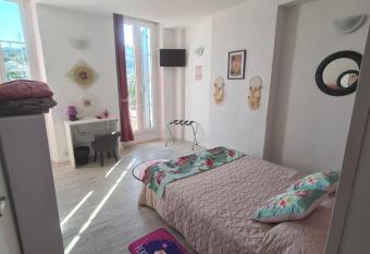 Le Telo has Balcony rooms